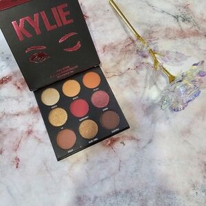 Eyeshadow Palette - Multi-Color